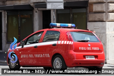 Fiat Grande Punto
Vigili del Fuoco
Comando Provinciale di Roma
VF 25044
Parole chiave: Fiat Grande_Punto VF25044 Festa_della_Repubblica_2018