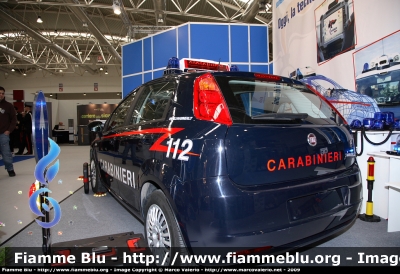 Fiat Grande Punto
Carabinieri
con sistema EVA
fotografata al Techfor - salone delle tecnologie per la sicurezza
Parole chiave: Fiat Grande_Punto CC