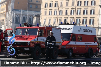 Iveco VM90
Vigili del Fuoco
Comando Provinciale di Roma
Polisoccorso allestimento Baribbi
VF 16494
Parole chiave: Iveco VM90 VF16494