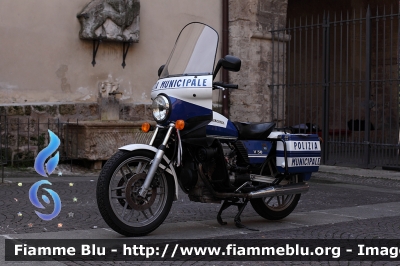 Moto-Guzzi V50
Polizia Municipale Rieti
*Moto conservata*
Parole chiave: Moto-Guzzi V50