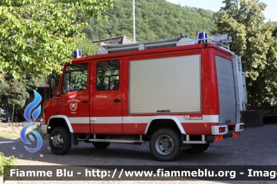 Mercedes-Benz 8140
Vigili del Fuoco
Unione Distrettuale di Bolzano
Corpo Volontario di Monticolo
Freiwillige Feuerwehr Montiggl
Allestimento Rosenbauer
VF 07K BZ
Parole chiave: Mercedes-Benz 8140 VF07KBZ