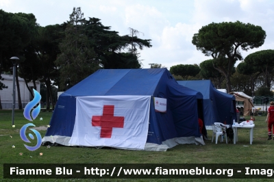 Tenda
Croce Rossa Italiana
Servizio Emergenze
C.I.E. Centro
