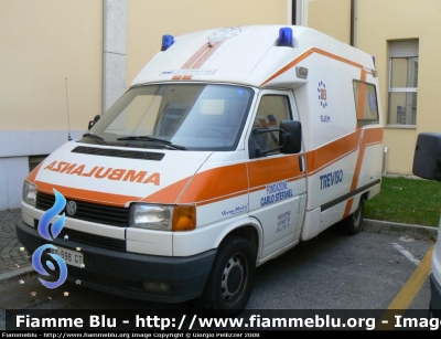 Volkswagen Transporter T4
Azienda ULSS 9 Treviso
Ospedale di Oderzo (TV)
Ex ambulanza 118 utilizzata per trasporti
Allestimento MAF
-dismessa-

Parole chiave: Volkswagen Transporter T4 Ambulanza