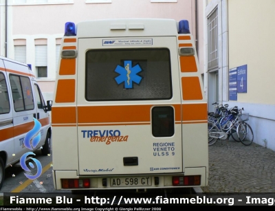 Volkswagen Transporter T4
Azienda ULSS 9 Treviso
Ospedale di Oderzo (TV)
Ex ambulanza 118 utilizzata per trasporti
Allestimento MAF
-dismessa-
Parole chiave: Volkswagen Transporter_T4 Ambulanza