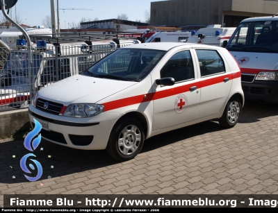Fiat Punto III Serie
Croce Rossa Italiana
Comitato Provinciale di Pavia
CRI A300B
Parole chiave: Fiat Punto_IIISerie_Croce Rossa_CRIA300B