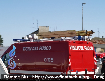 Fiat Ducato X250
Vigili del Fuoco
Distaccamento volontari di Mortara (PV)

Parole chiave: Vigili_del_Fuoco VVF Mortara polisoccorso Fiat Ducato_X250