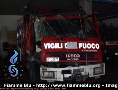 Iveco CityEuroFire 100E21 I serie
Vigili del Fuoco
Comando Provinciale di Forlì
AutoPompaSerbatoio allestimento Iveco-Magirus
Automezzo pima dell'incidente [url]http://www.fiammeblu.it/displayimage.php?pos=-33124[/url] ora in servizio con nuova cabina [url]http://www.fiammeblu.it/thumbnails.php?album=6018[/url]
VF 20672
Parole chiave: Iveco CityEuroFire_100E21_Iserie VF20672