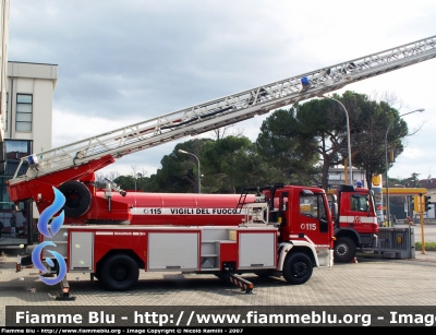 Iveco EuroFire 150E28 I serie
Vigili del Fuoco
Comando Provinciale di Forlì
VF 21964
Parole chiave: Iveco Eurofire_150E28_Iserie VF21964