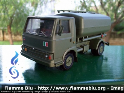 Fiat 50NC
Carabinieri
V Btg Mobile Emilia Romagna BO-Autodrappello
Modello autobotte carburanti
Parole chiave: Fiat 50NC