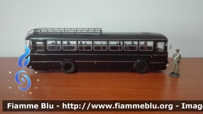 Fiat 306 Bus
Carabinieri - Scuola Allievi anni 60/70 - Modello in scala 1/43

