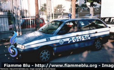 Lancia Dedra StationWagon
Polizia di Stato
Polizia Stradale
-Prototipo- 
POLIZIA B5716
Parole chiave: Lancia Dedra_StationWagon PoliziaB5716