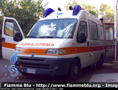 Fiat Ducato II serie
Ambulanza medicalizzata nella postazione 118 dell'Ospedale "San Martino" di Oristano.
Parole chiave: Fiat Ducato_IIserie Aricar 118 Oristano