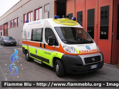 Fiat Ducato X250
Pubblica Assistenza Lonigo Soccorso (VI) ambulanza allestita MAF
Parole chiave: Fiat Ducato_X250 ambulanza
