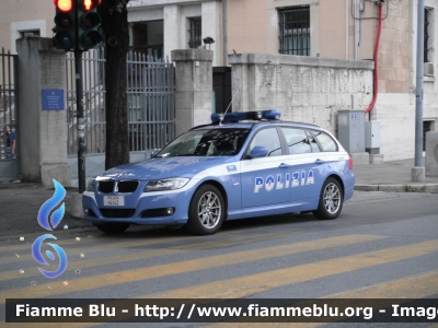 Bmw 320 Touring E91 restyle
Polizia di Stato
Reparto Prevenzione Crimine
veicolo fotografato davanti alla Questura di Genova durante l'anniversario del G8
Polizia H4143
Parole chiave: Bmw 320_Touring_E91_restyle PoliziaH4143