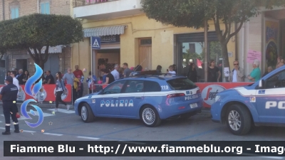 Alfa Romeo 159 Sportwagon Q4
Polizia di Stato
Polizia Stradale
POLIZIA F9372
In scorta al Giro d'Italia 2017
Parole chiave: Alfa-Romeo 159_Sportwagon_Q4 POLIZIAF9372 Giro_Italia_2017