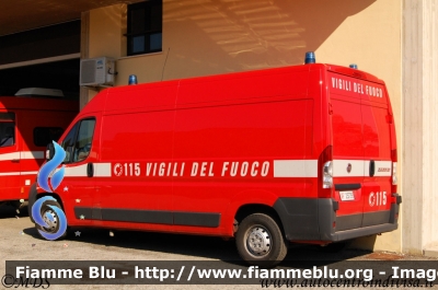 Fiat Ducato X250
Vigili del Fuoco
Comando Provinciale di Teramo
Nucleo Sommozzatori di Roseto degli Abruzzi (TE)
VF25739
Parole chiave: Fiat Ducato_X250 VF25739