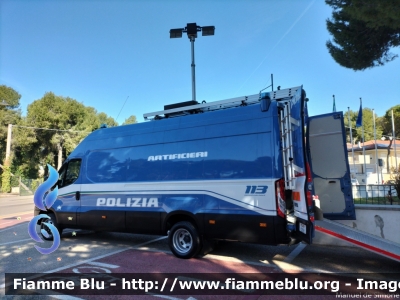 Iveco Daily VI serie
Polizia di Stato
Unità Artificieri
POLIZIA M2989
Parole chiave: Iveco Daily_VIserie POLIZIAM2989