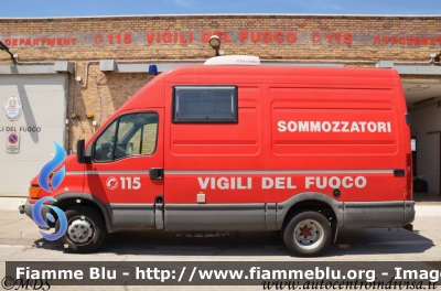 Iveco Daily III serie
Vigili del Fuoco
Comando Provinciale di Ancona
Nucleo Sommozzatori
VF 21026
Parole chiave: Iveco Daily_IIIserie VF21026