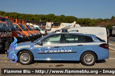 Renault Laguna Sportour III serie restyle
Polizia di Stato
Polizia Stradale in servizio sulla rete autostradale di Autostrade per l'Italia
POLIZIA H5637
Parole chiave: Renault Laguna_Sportour_IIIserie_restyle POLIZIAH5637