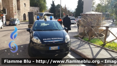 Fiat Punto Evo
Polizia Municipale di Assisi (PG)
POLIZIA LOCALE YA 718 AD
Parole chiave: Fiat Punto_Evo POLIZIALOCALEYA718AD