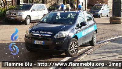 Fiat Punto Evo
Polizia Municipale di Assisi (PG)
POLIZIA LOCALE YA 718 AD
Parole chiave: Fiat Punto_Evo POLIZIALOCALEYA718AD
