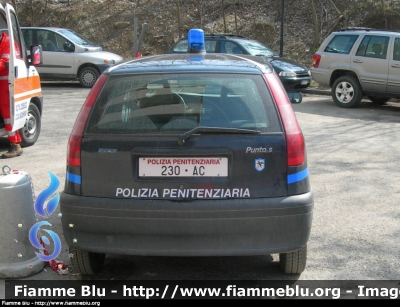 Fiat Punto I Serie
Polizia Penitenziaria
Autovettura Utilizzata dal Nucleo Radiomobile per i Servizi Istituzionali
POLIZIA PENITENZIARIA 230 AC
Parole chiave: Fiat Punto_Iserie PoliziaPenitenziaria230AC