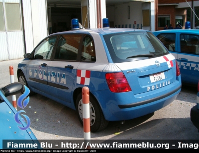 Fiat Stilo II serie
Polizia di Stato
Servizio Aereo
Polizia F2684
Parole chiave: Fiat Stilo_IIserie PoliziaF2684