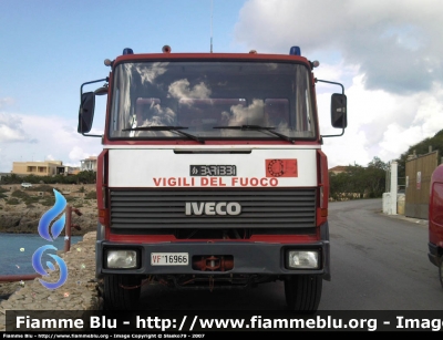 Iveco 190-26
Vigili del Fuoco
Comando Provinciale di Agrigento
Distaccamento di Lampedusa (AG)
AutoBottePompa allestimento Baribbi
VF 16966
Parole chiave: Iveco 190-26 VF16966