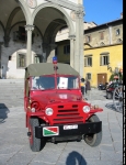 Camionetta_FIAT_con_proiettore_-_Gruppo_Storico_VV_F__Firenze.jpg