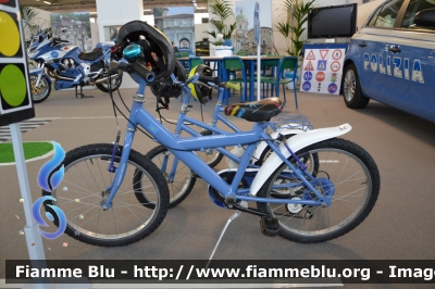 Biciclette
Polizia di Stato
Educazione Stradale
Parole chiave: Biciclette Reas_2013