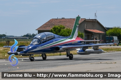 Aermacchi MB339PAN
Aeronautica Militare Italiana
313° Gruppo Addestramento Acrobatico
Stagione esibizioni 2019
Valore Tricolore
Pony 10
Parole chiave: Aermacchi MB339PAN PONY10