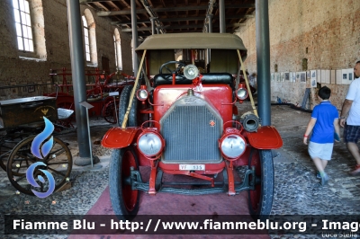 Fiat 15 Ter
Vigili del Fuoco
Museo di Mantova
VF 135
Parole chiave: Fiat 15_Ter VF135