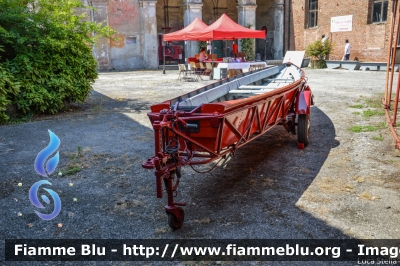 Batana
Vigili del Fuoco
Museo di Mantova
Imbarcazione a scafo piatto in uso nelle Valli di Comacchio (FE)
Parole chiave: Batana