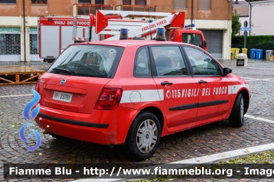  Fiat Stilo II serie
Vigili del Fuoco
Comando Provinciale di Ferrara
Distaccamento Volontario di Copparo
VF 23761 
Parole chiave:  Fiat Stilo_IIserie VF23761 Santa_BArbara_2022