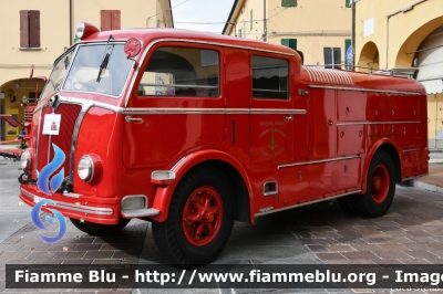 Fiat 666N7
Vigili del Fuoco
Museo Storico dei Vigili del Fuoco di Mantova
AutoPompaSerbatoio allestimento Viberti
VF 3512
Parole chiave: Fiat 666N7 VF3512