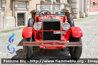 Fiat 512
Vigili del Fuoco
Museo Storico dei Vigili del Fuoco di Mantova
VF 529
Parole chiave: Fiat 512 VF529