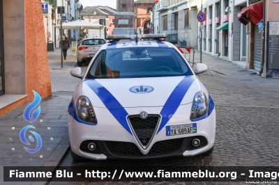 Alfa Romeo Giulietta
Polizia Locale Comacchio
Allestimento Bertazzoni
POLIZIA LOCALE YA 689 AF 
M10
Parole chiave: Alfa-Romeo Giulietta POLIZIALOCALEYA689AF Befana_2020