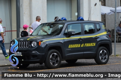 Jeep Renegade
Guardia di Finanza
GdiF 984 BL
Parole chiave: Jeep Renegade GDIF984BL Giro_D_Italia_2018