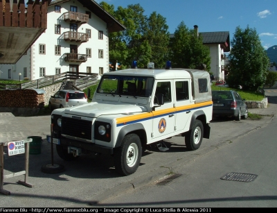 Land Rover Defender 110
Protezione Civile
Nucleo Provinciale di Treviso
Parole chiave: Land-Rover Defender_110 Raduno_Nazionale_VVF_2010
