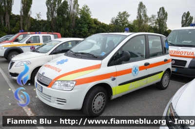 Fiat Multipla II serie
Pubblica Assistenza Croce Celeste Genovese San Benigno
Parole chiave: Fiat Multipla_IIserie Automedica Reas2013