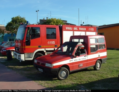 Fiat Fiorino II Serie
Vigili del Fuoco
Comando Provinciale di Ferrara
Distaccamento Permanente di Codigoro
VF 17691
Parole chiave: Fiat Fiorino_IISerie VF17691