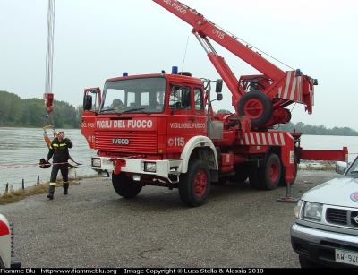 Iveco 330-35
Vigili del Fuoco
AutoGru da 25 ton allestimento Nuova Fiorentini
VF 13587
Parole chiave: Iveco 330-35 VF13587
