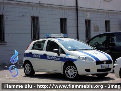 Fiat Grande Punto
Polizia Municipale - Polizia del Delta
Postazione di Codigoro
POLIZIA LOCALE YA 555 AE
Parole chiave: Fiat Grande_Punto PoliziaLocaleYA555AE