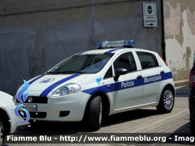 Fiat Grande Punto
Polizia Municipale - Polizia del Delta
Postazione di Codigoro
POLIZIA LOCALE YA 555 AE
Parole chiave: Fiat Grande_Punto PoliziaLocaleYA555AE