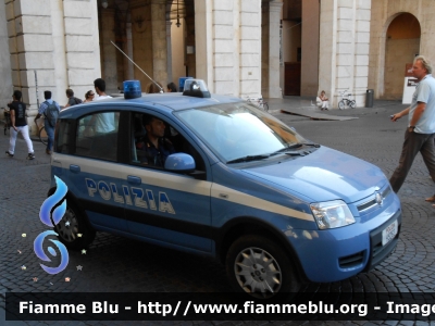 Fiat Nuova Panda 4x4 I serie
Polizia di Stato
POLIZIA H5263
Parole chiave: Fiat Nuova_Panda_4x4_Iserie POLIZIAH5263
