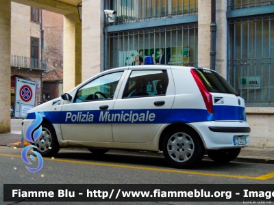 Fiat Punto II Serie
Polizia Municipale Ferrara
Parole chiave: Fiat Punto_IIserie