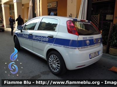 Fiat Grande Punto
Polizia Municipale Ferrara
Allestimento Focaccia
Parole chiave: Fiat Grande_Punto