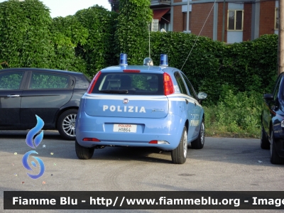 Fiat Grande Punto
Polizia di Stato
POLIZIA H1864
Mille Miglia 2012
Parole chiave: Fiat Grande_Punto POLIZIAH1864 Mille_Miglia_2012