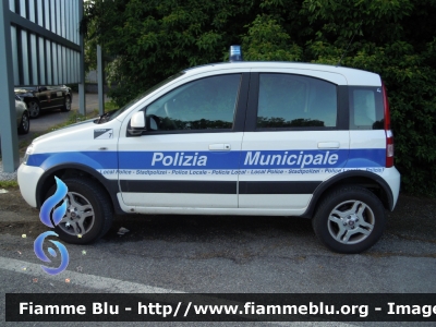 Fiat Nuova Panda 4x4 I serie
Polizia Municipale Ferrara
Allestimento Focaccia
Parole chiave: Fiat Nuova_Panda_4x4_Iserie Mille_Miglia_2012
