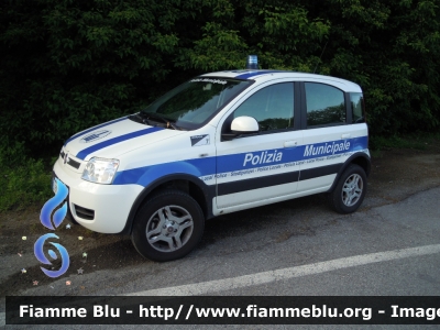 Fiat Nuova Panda 4x4 I serie
Polizia Municipale Ferrara
Allestimento Focaccia
Parole chiave: Fiat Nuova_Panda_4x4_Iserie Mille_Miglia_2012